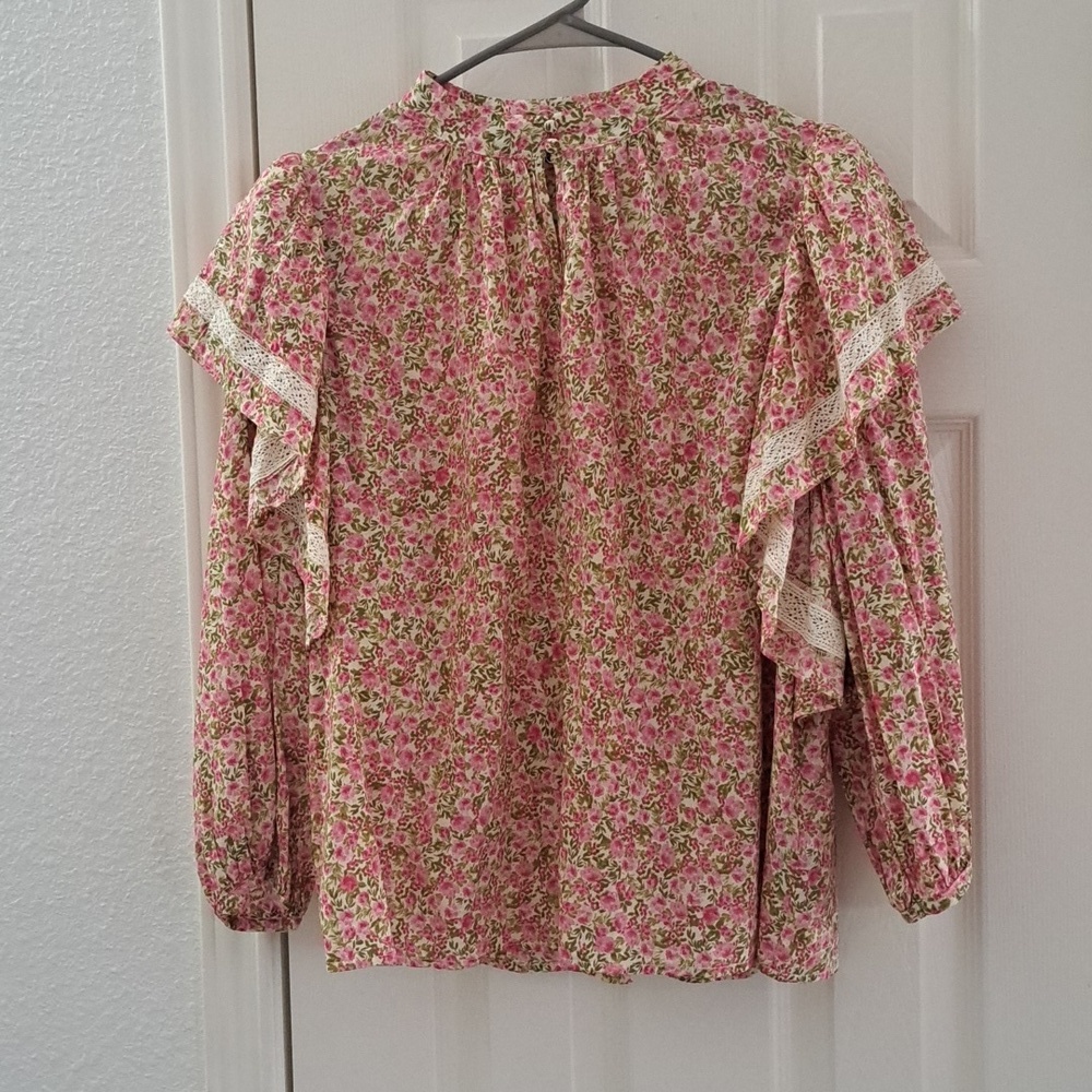 WHO WHAT WEAR  Pink Floral Peasant Blouse Ruffle Lace Sz  Med